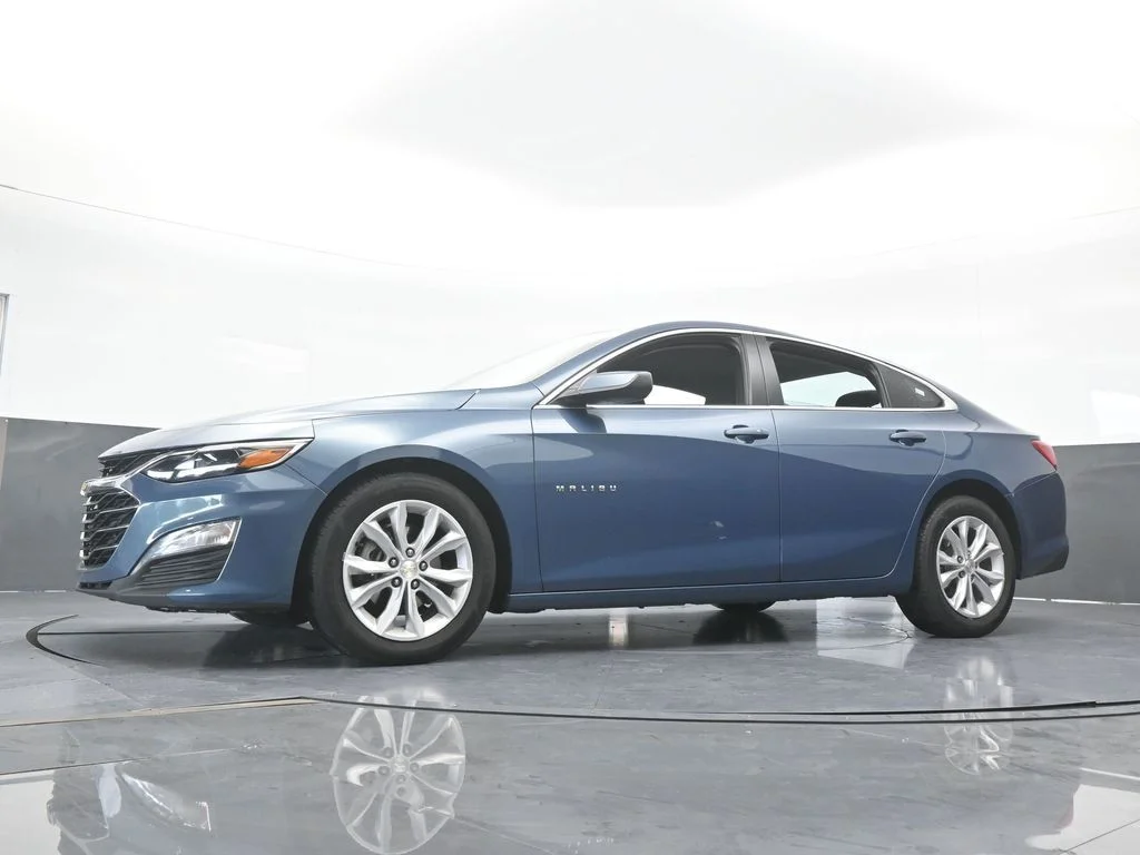 Used 2025 Lakeshore Blue Metallic Chevrolet LT image 53