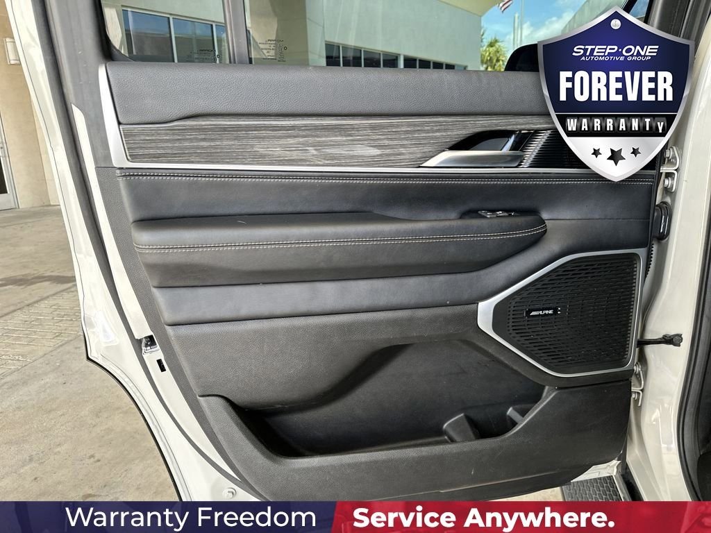 Used 2022 White Jeep Series II image 31