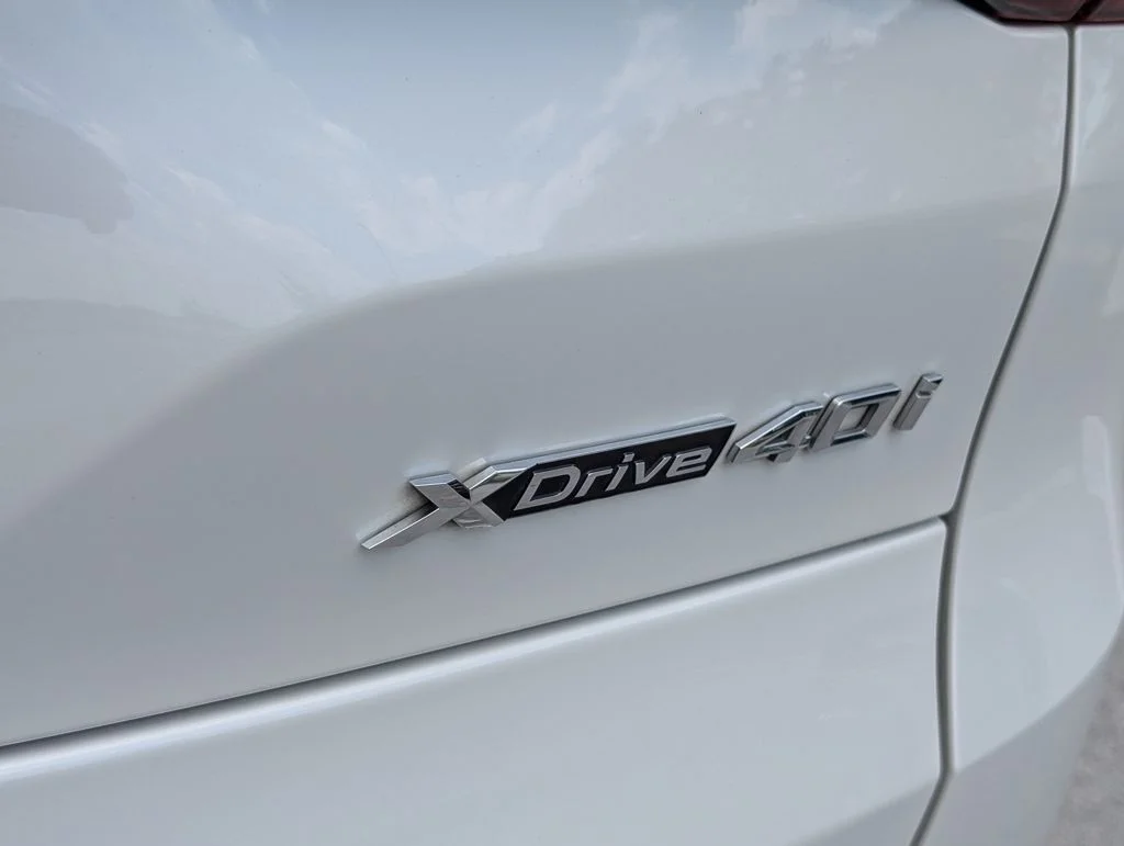 Used 2023 White BMW xDrive40i image 35