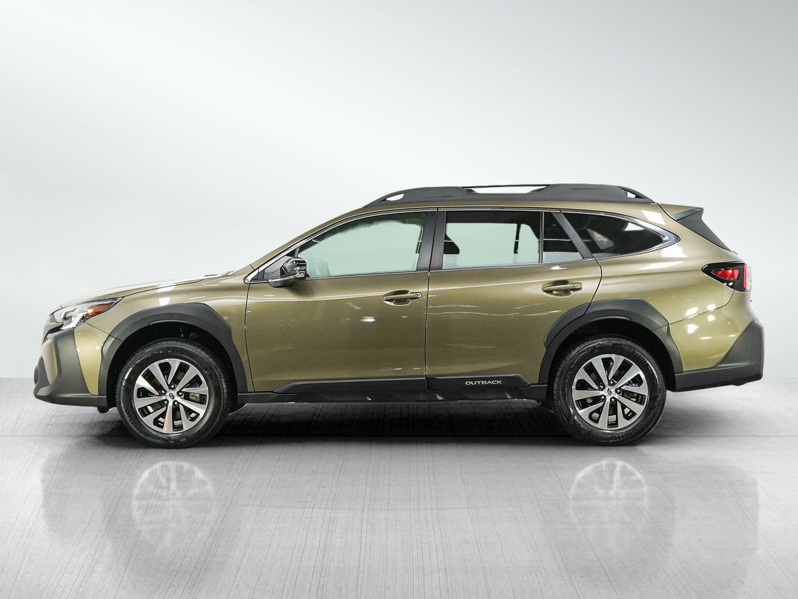 Used 2024 Subaru Outback Premium with VIN 4S4BTACC2R3139548 for sale in Burnsville, Minnesota