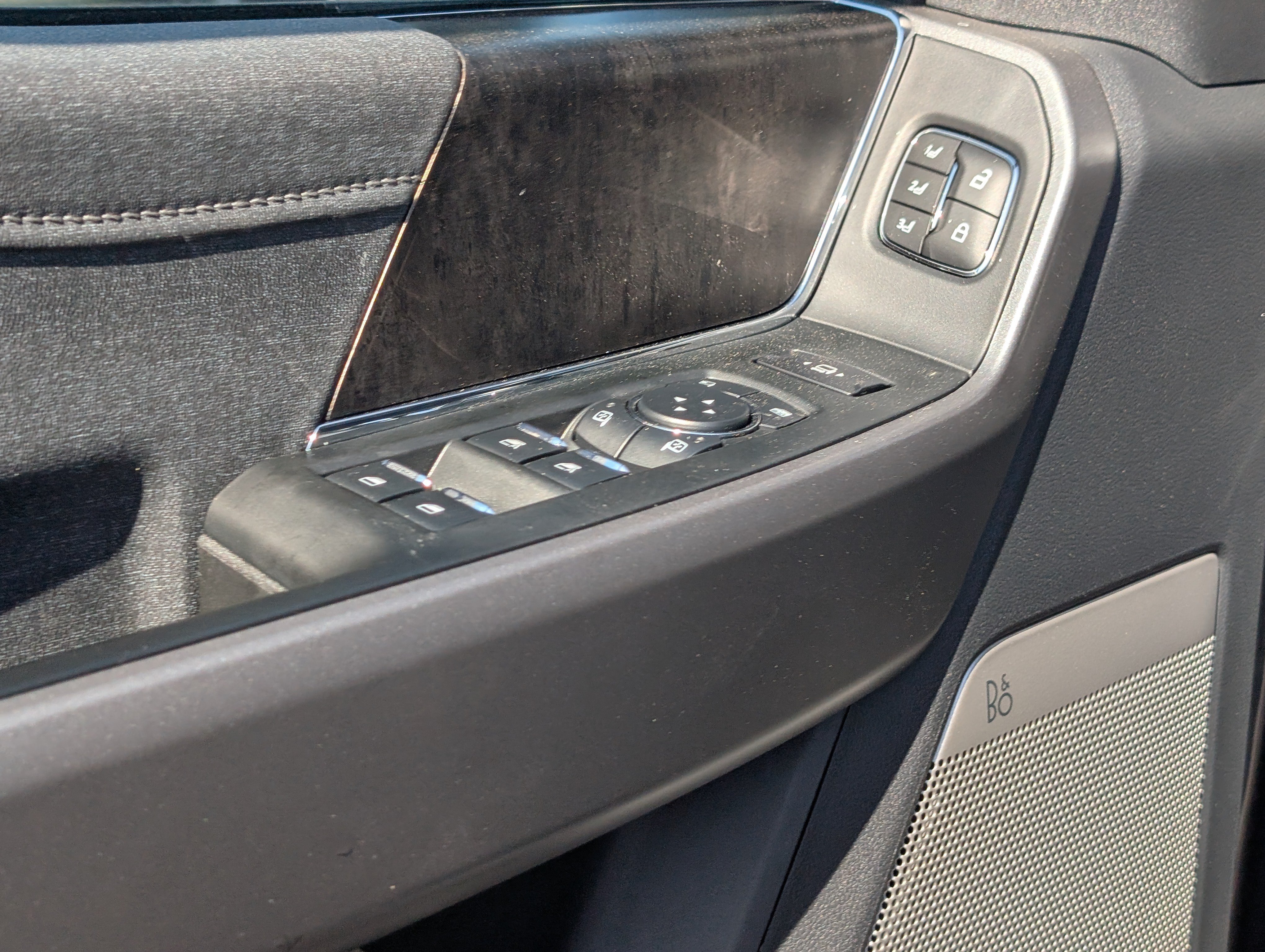 New 2026 CARBONIZED GRAY FORD Lariat image 17