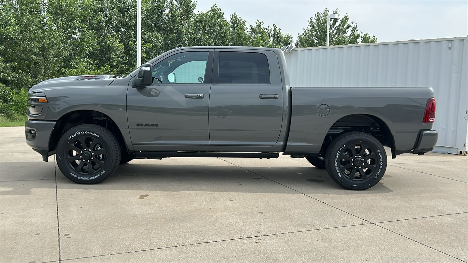 New 2026 Ceramic Gray Clear-Coat Exterior Paint RAM Laramie image 7