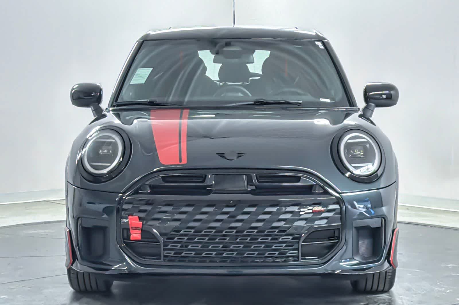 New 2026 Legend Gray Metallic MINI Iconic image 10