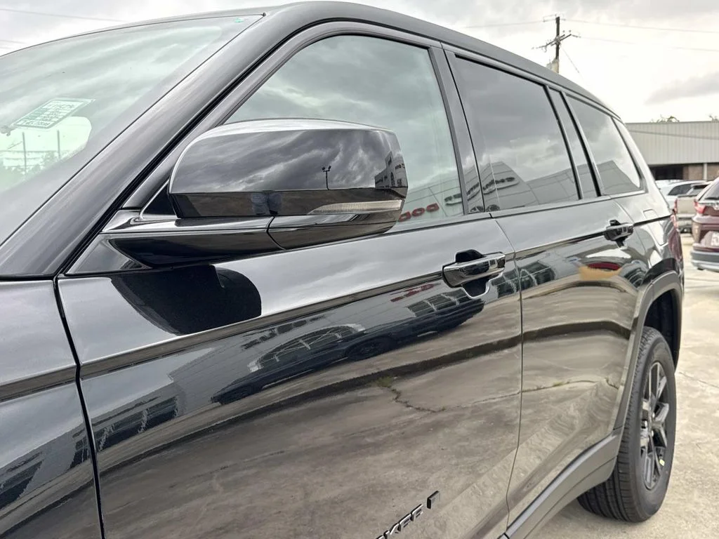 New 2026 Black Jeep Laredo image 7