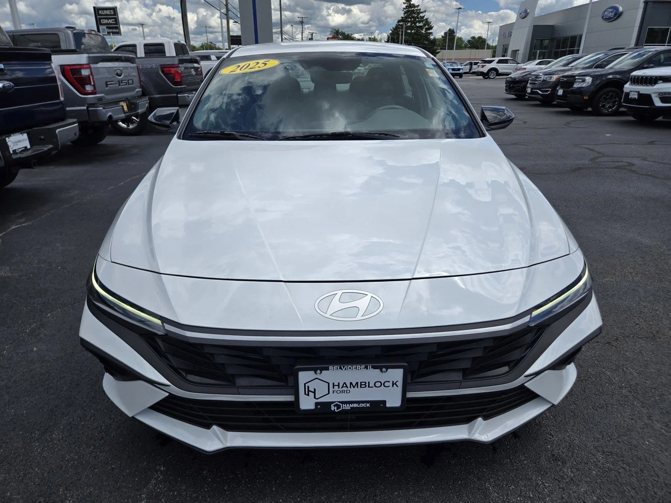 Used 2025 Serenity White Hyundai SEL Sport image 3