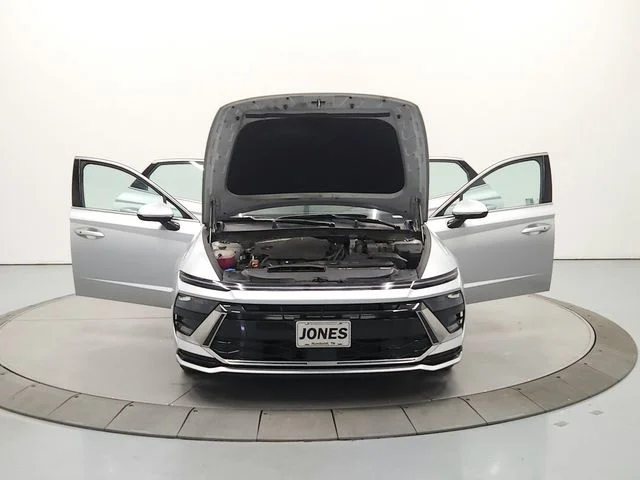 Used 2025 Silver Hyundai SEL image 11