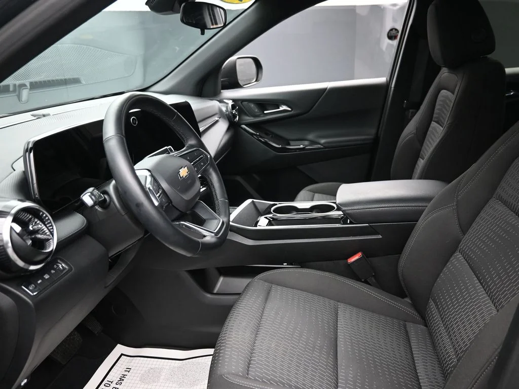 Used 2025 Black Chevrolet LT image 17