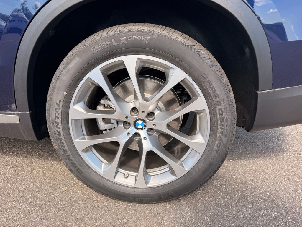 New 2026 Tanzanite Blue II Metallic BMW xDrive40i image 5