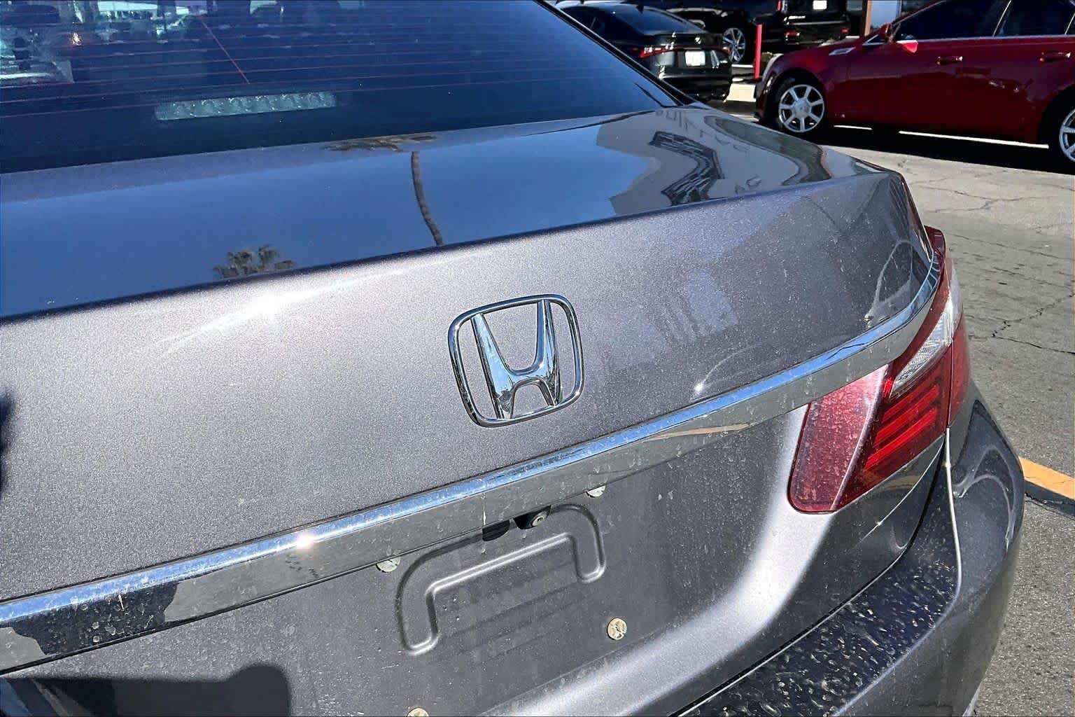 Used 2017 Modern Steel Metallic Honda LX image 30