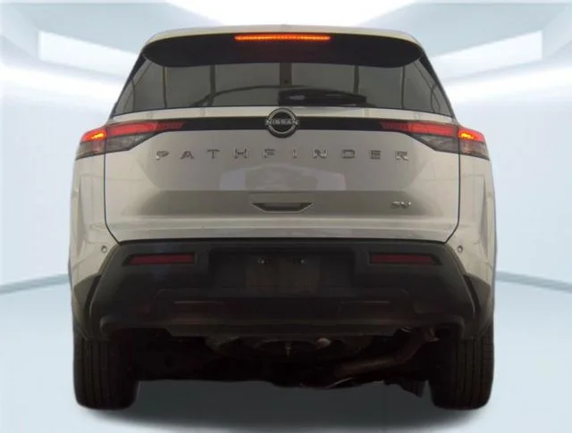 Used 2024 Silver Nissan SV image 15
