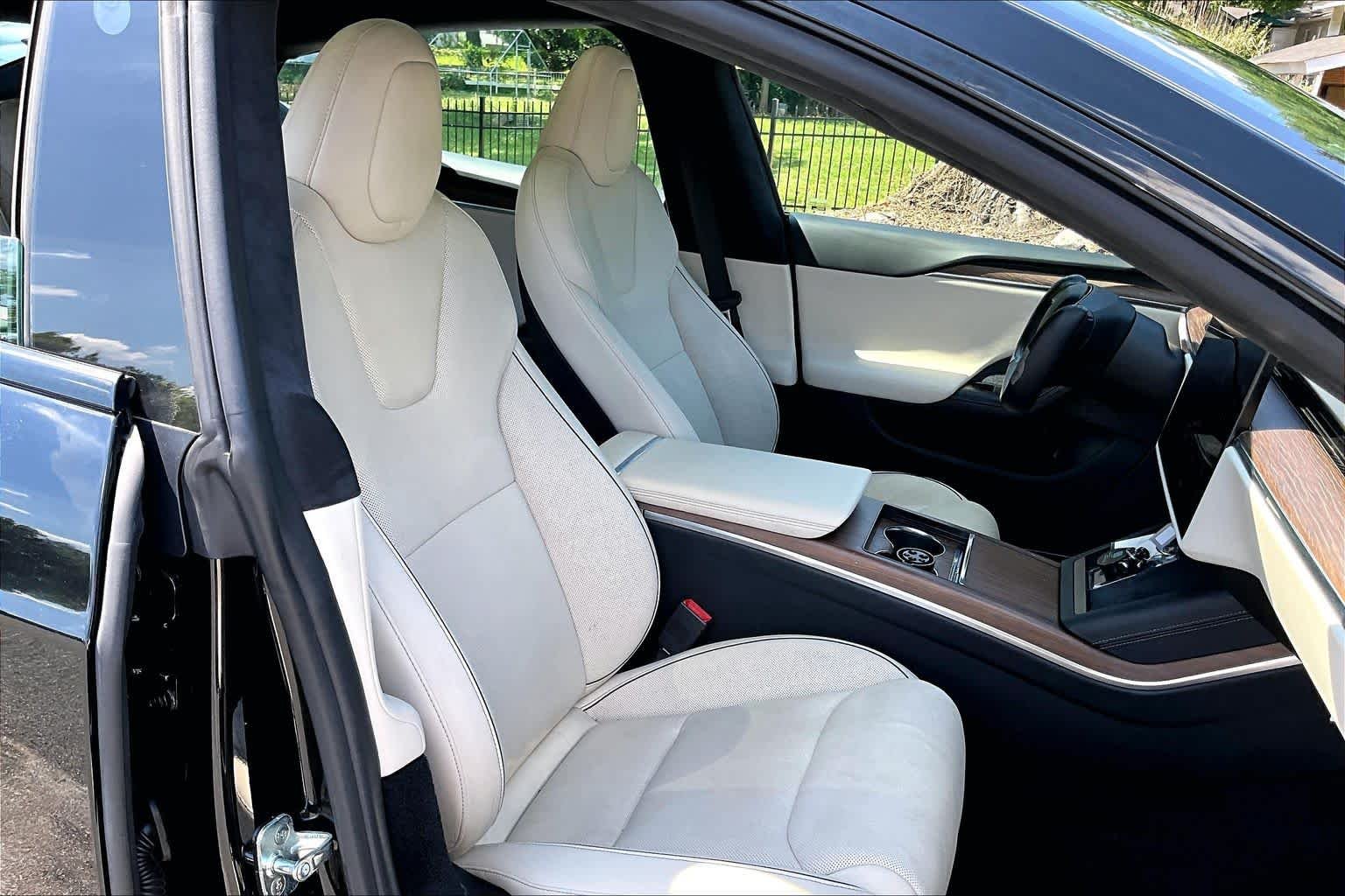 Used 2021 Solid Black Tesla Plaid image 8