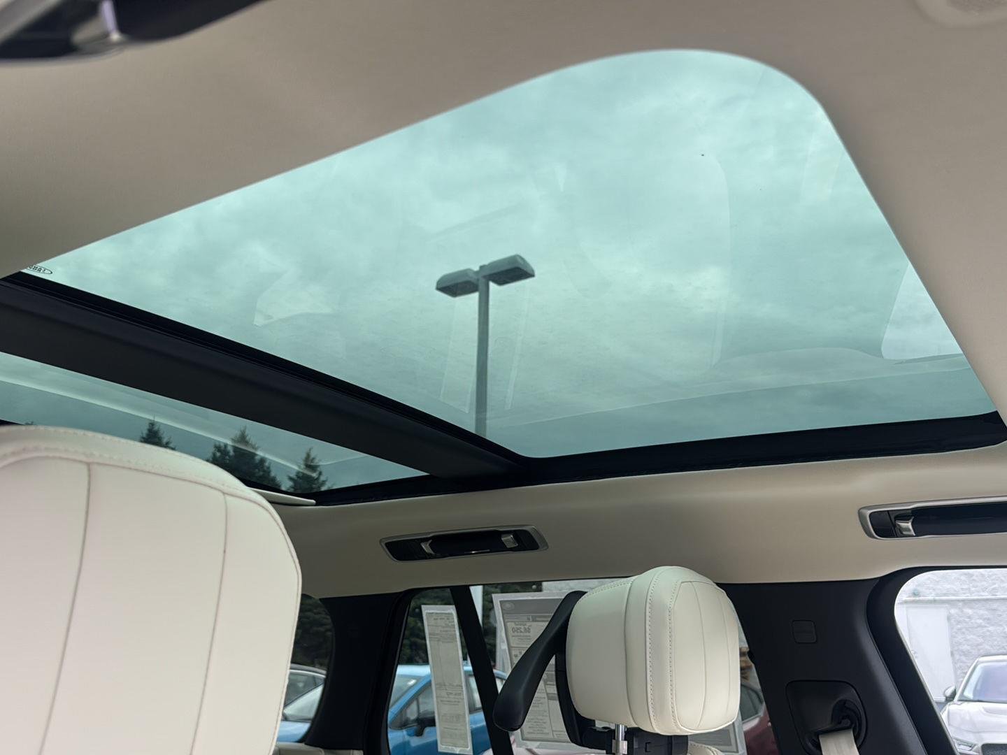 New 2026 Varesine Blue Land Rover SE image 17