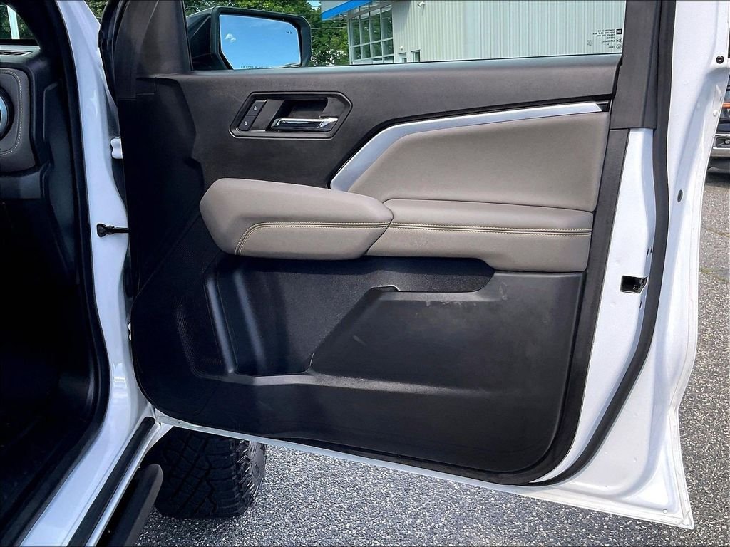 Used 2024 White Chevrolet ZR2 image 12