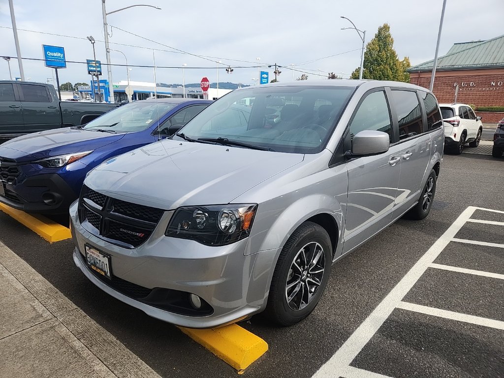 Used 2018 Billet Clearcoat Dodge SE Plus image 3