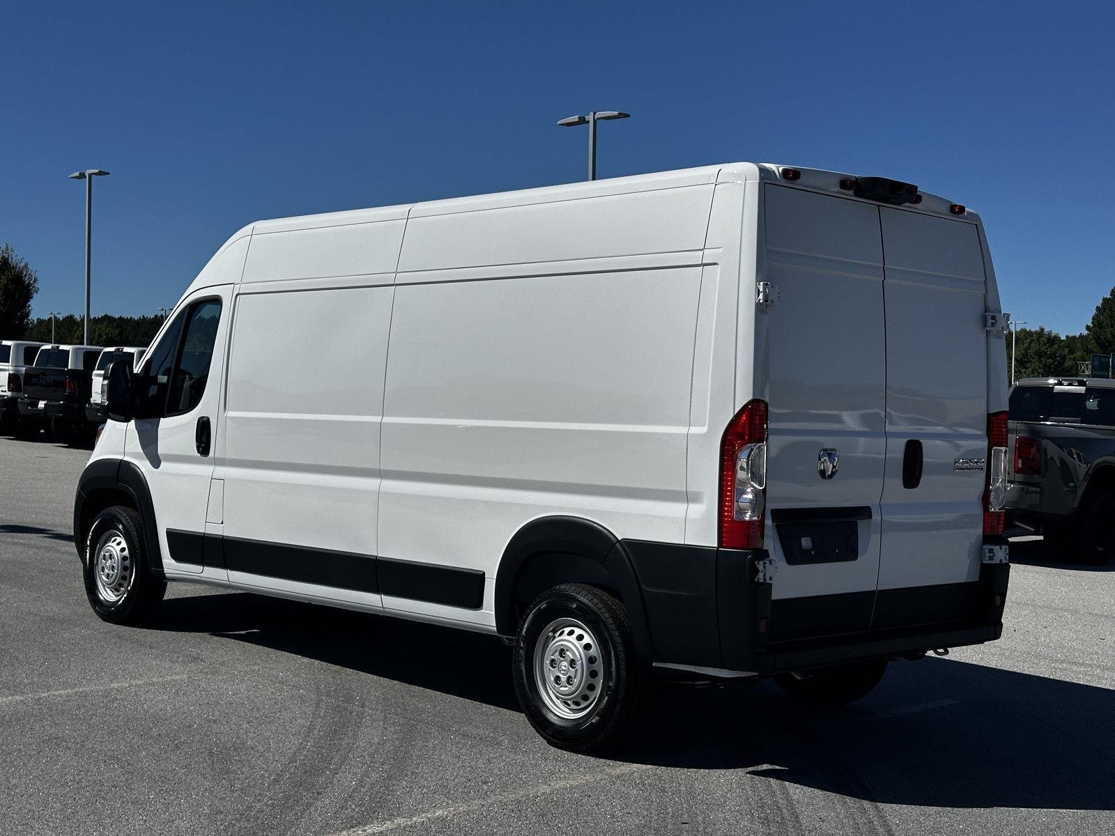 New 2026 Bright White Clear-Coat Exterior Paint RAM Tradesman image 6