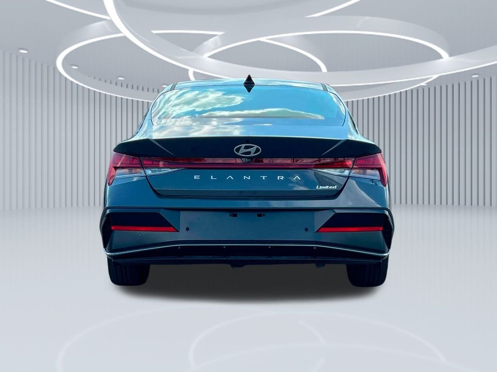 2025 Hyundai Elantra Limited - Photo 25
