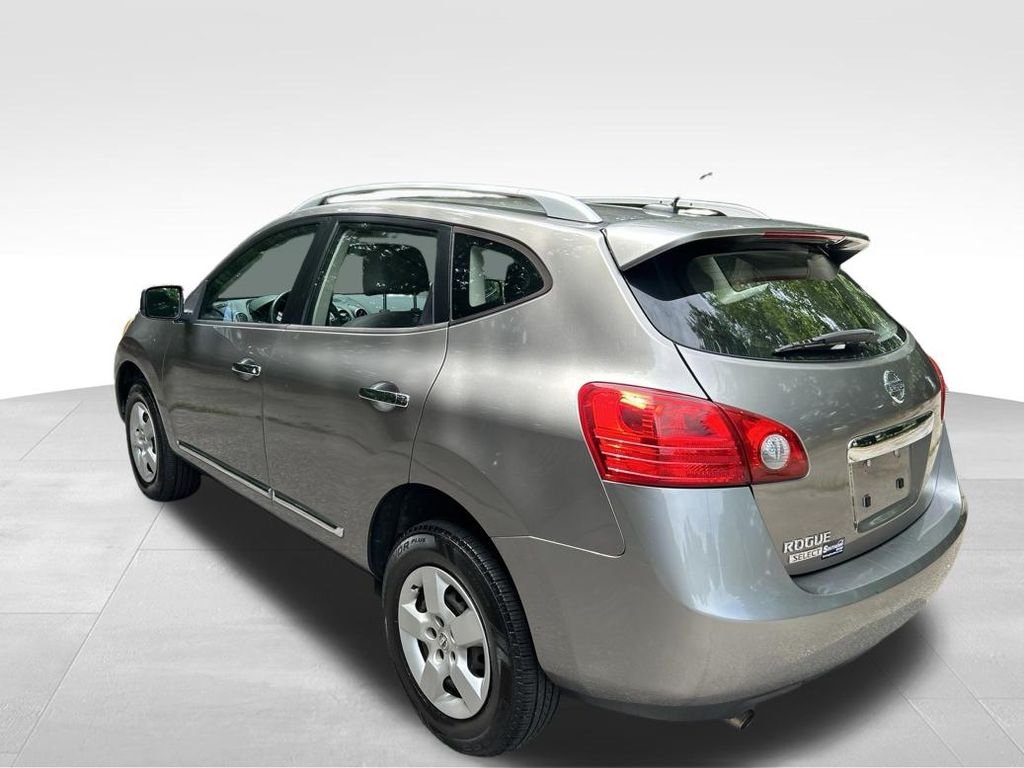 Used 2015 Gray Nissan S image 3