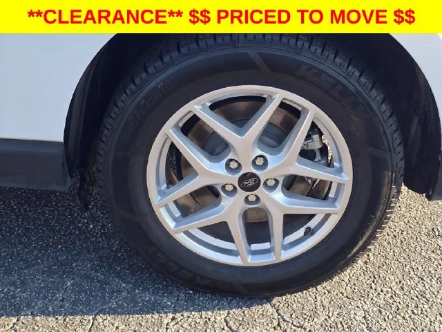 Used 2024 White Ford SEL image 31