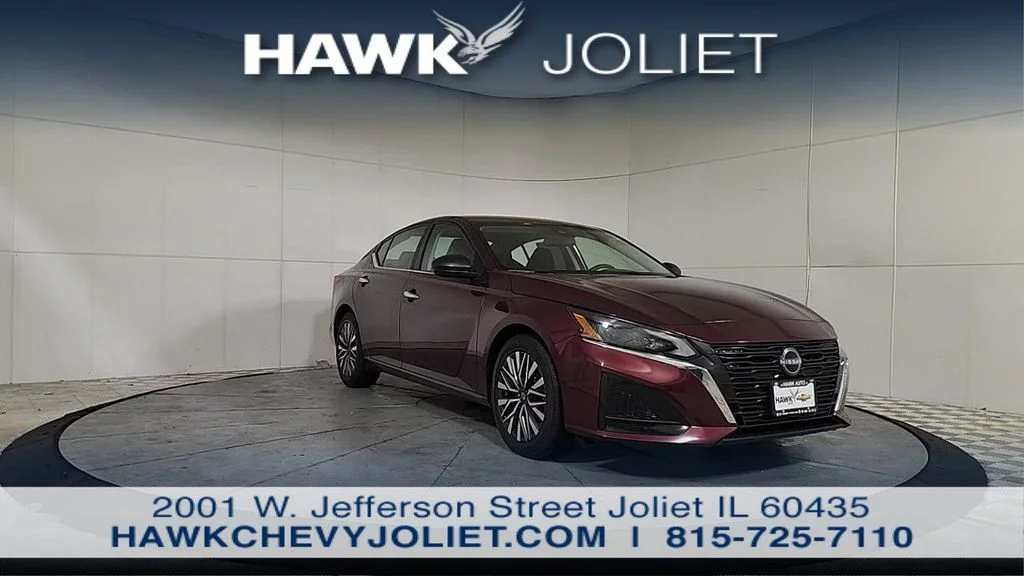 Used 2025 Red Nissan 2.5 SV image 2