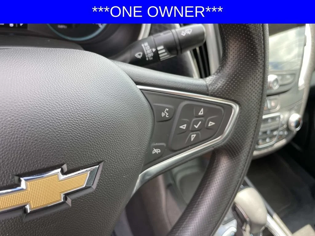 Used 2025 Sterling Gray Metallic Chevrolet 1LT image 21