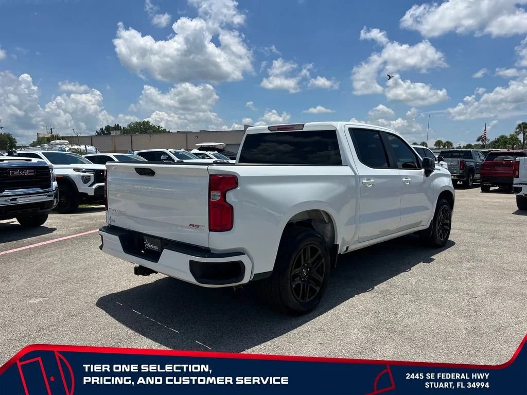Used 2024 Summit White Chevrolet RST image 7