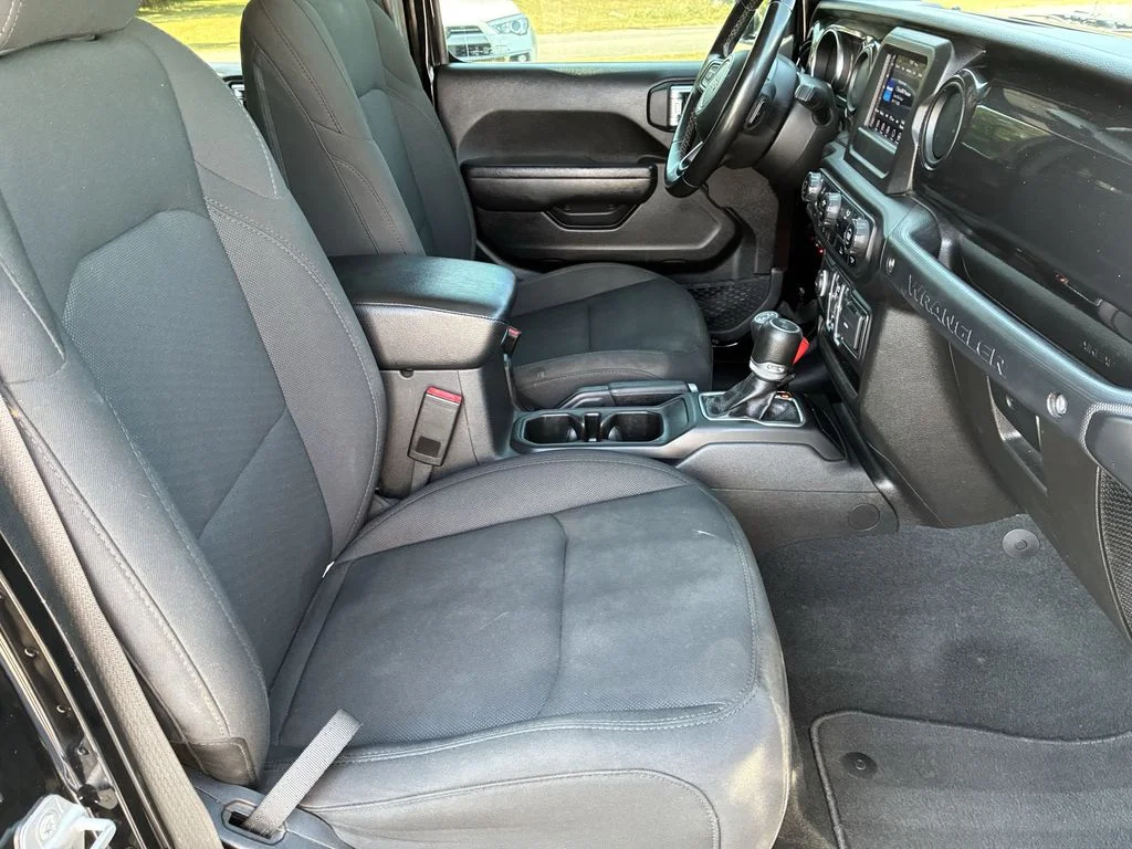 Used 2022 Black Jeep Unlimited Sport Altitude image 21