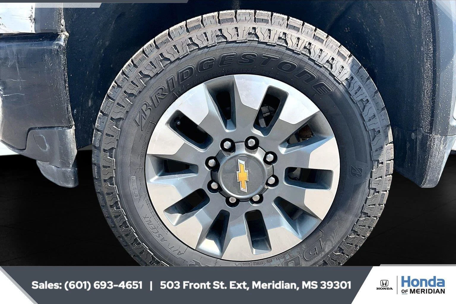 Used 2023 Summit White Chevrolet Custom image 7