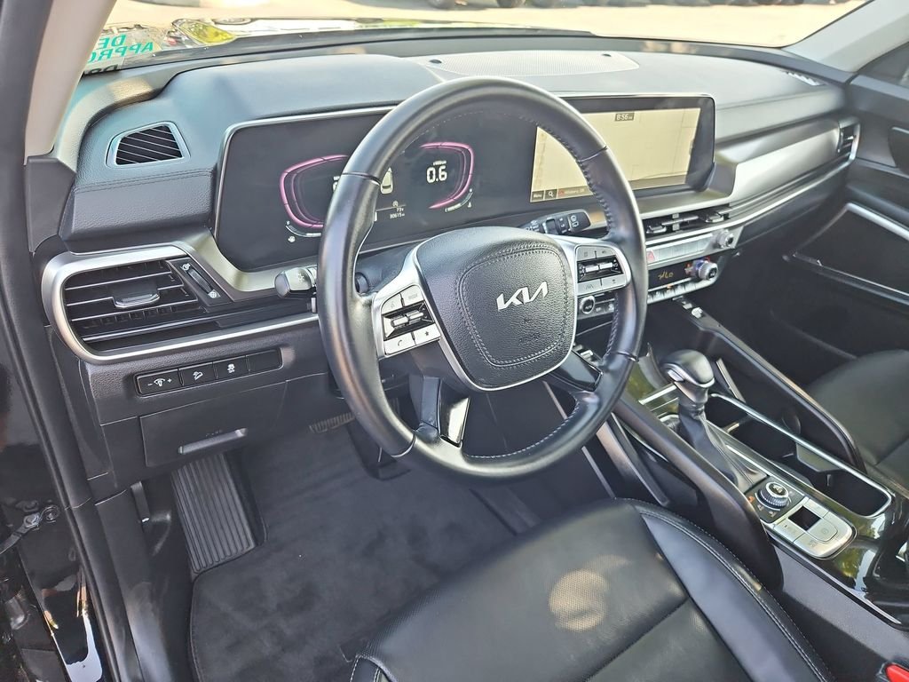 Used 2024 Black Kia S image 13