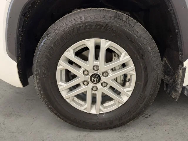2024 Toyota Sequoia SR5 - Photo 9
