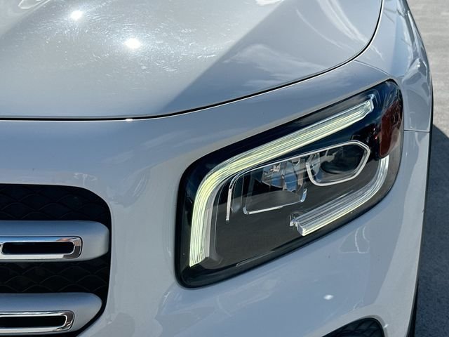 Used 2021 White Mercedes-Benz GLB 250 image 30