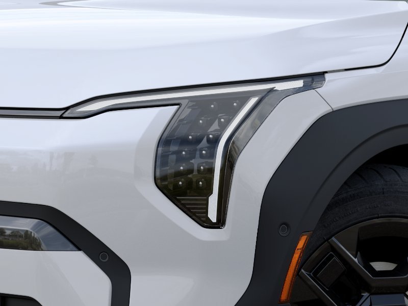 New 2027 Snow White Pearl Kia  image 10