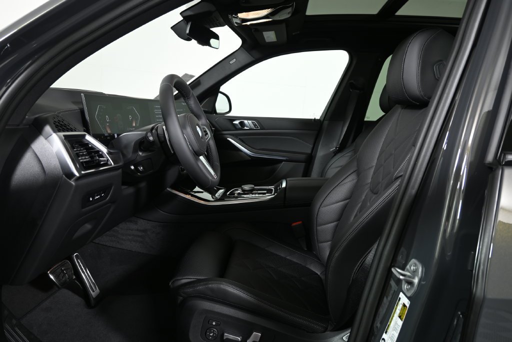 Used 2026 Gray Metallic BMW xDrive40i image 3