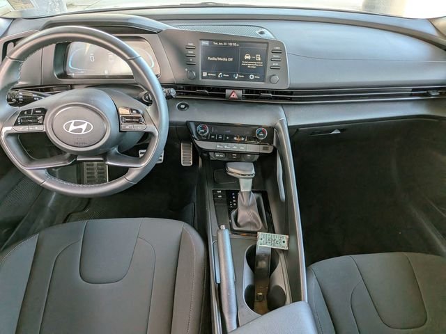 Used 2025 White Hyundai SEL Sport image 11