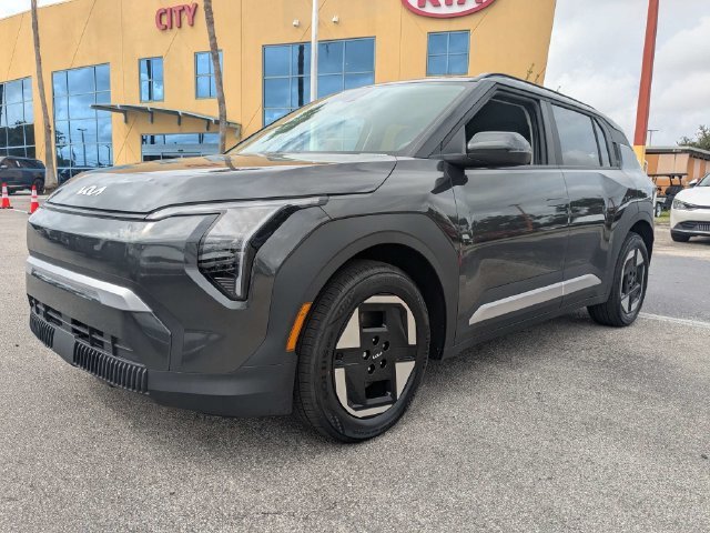 New 2027 Interstellar Gray Kia Wind image 2