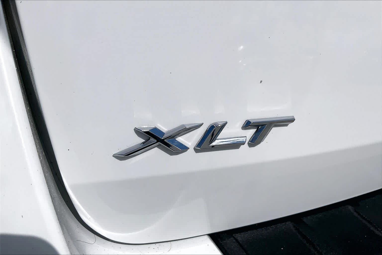 Used 2022 Oxford White Ford XLT image 17