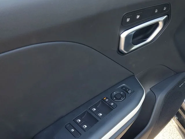 2025 Kia K4 GT-Line Turbo - Photo 6