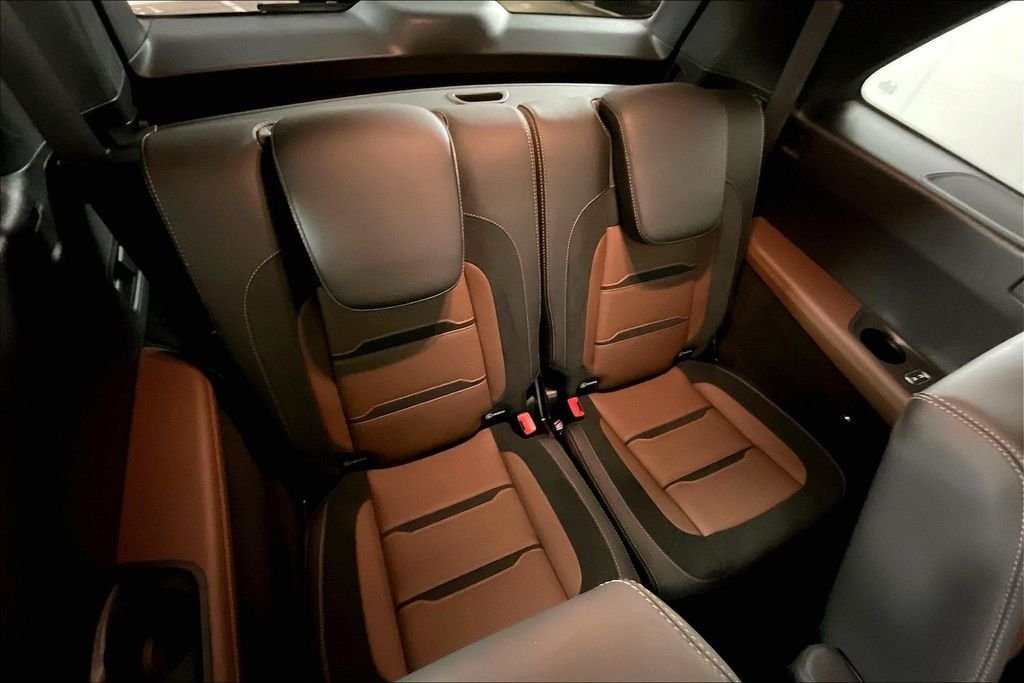 2025 Mercedes-Benz GLS AMG GLS 63 - Photo 23