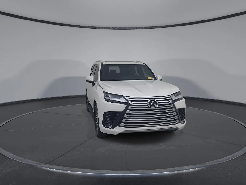 Used 2024 White Lexus 600 Luxury image 4