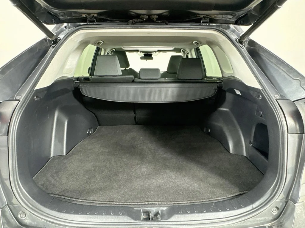 Used 2020 Gray Toyota XLE image 31