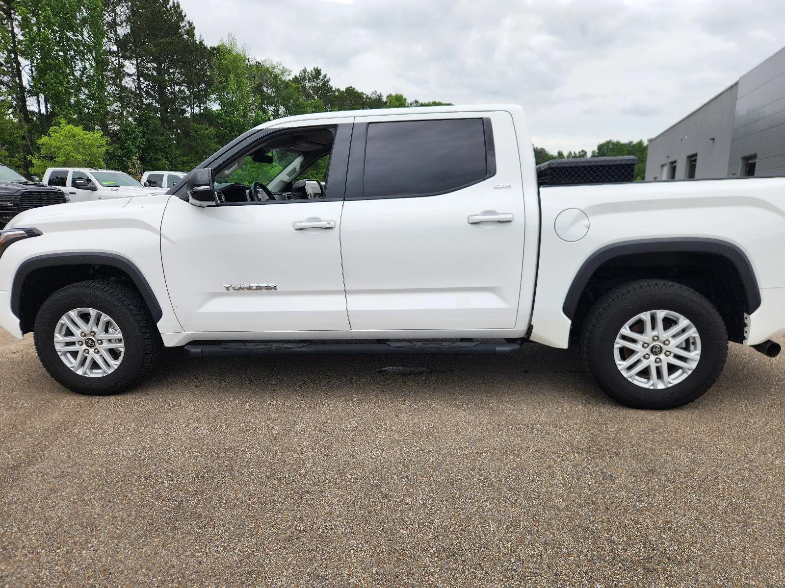 Used 2023 Ice Cap Toyota SR5 image 7