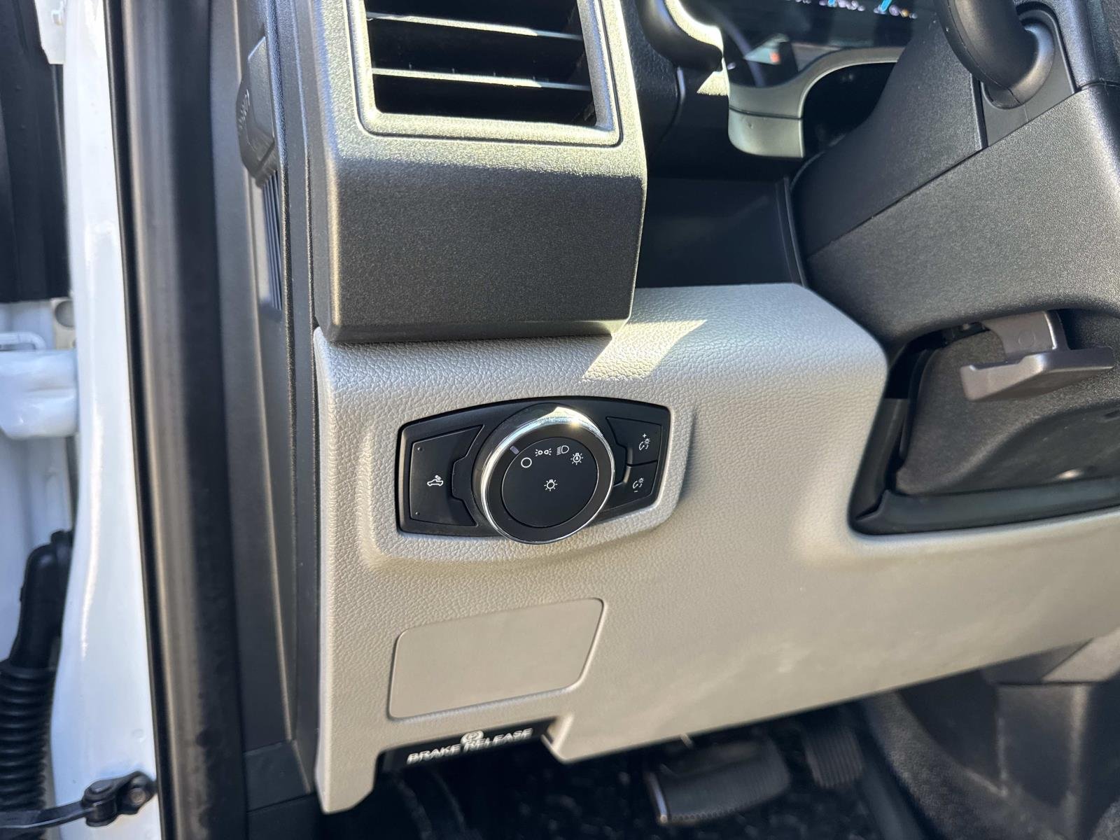 Used 2019 Oxford White Ford XL image 20