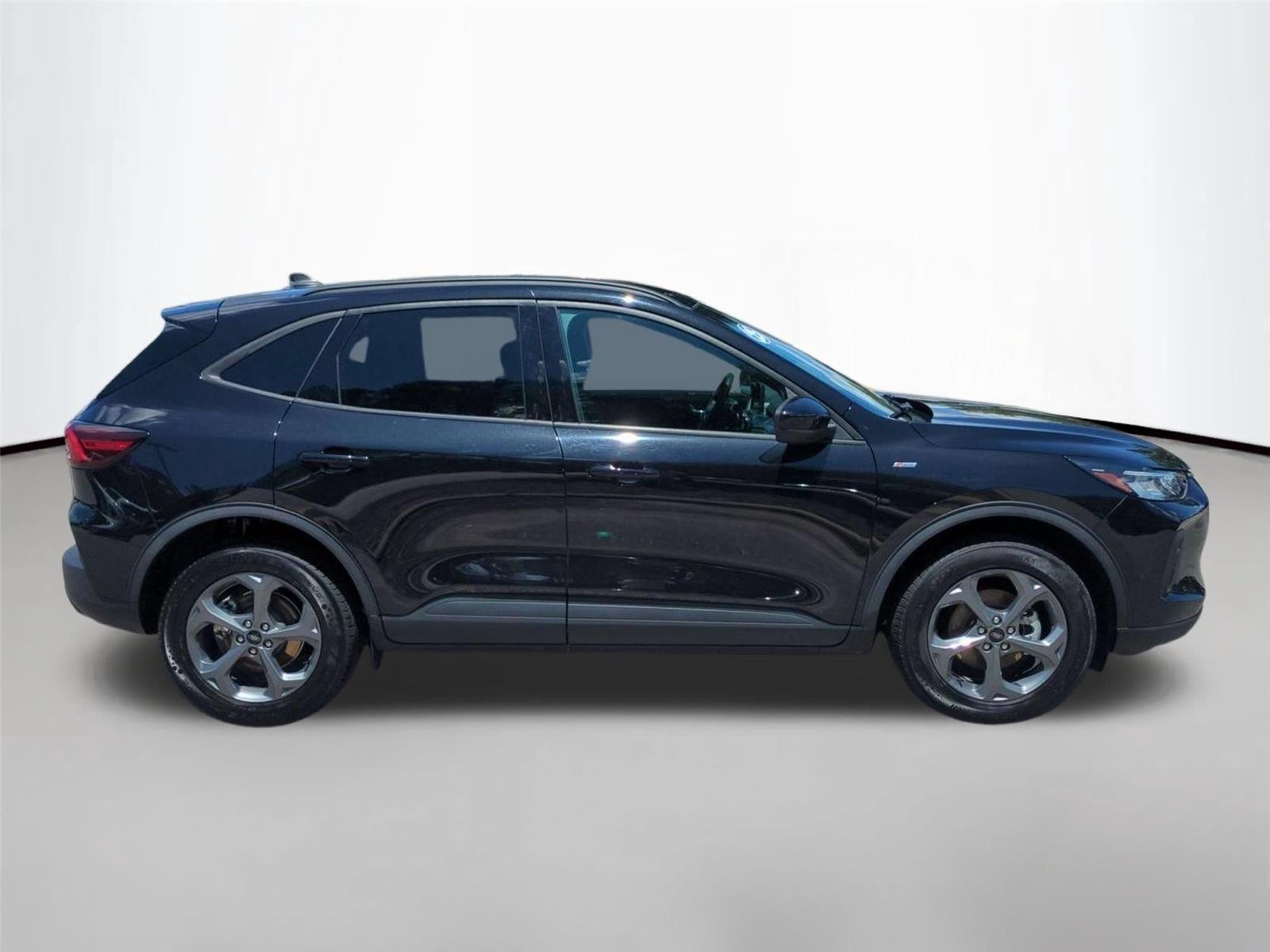 Used 2025 Agate Black Ford ST-Line Select image 6