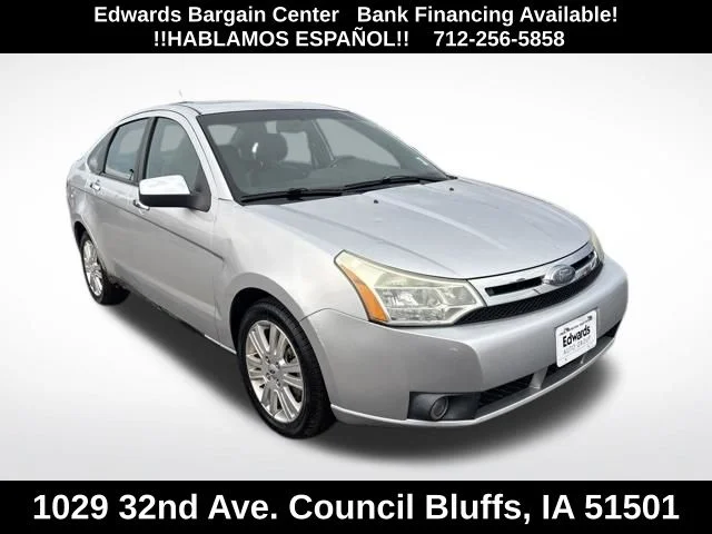 Used 2010 Silver Ford SEL image 1