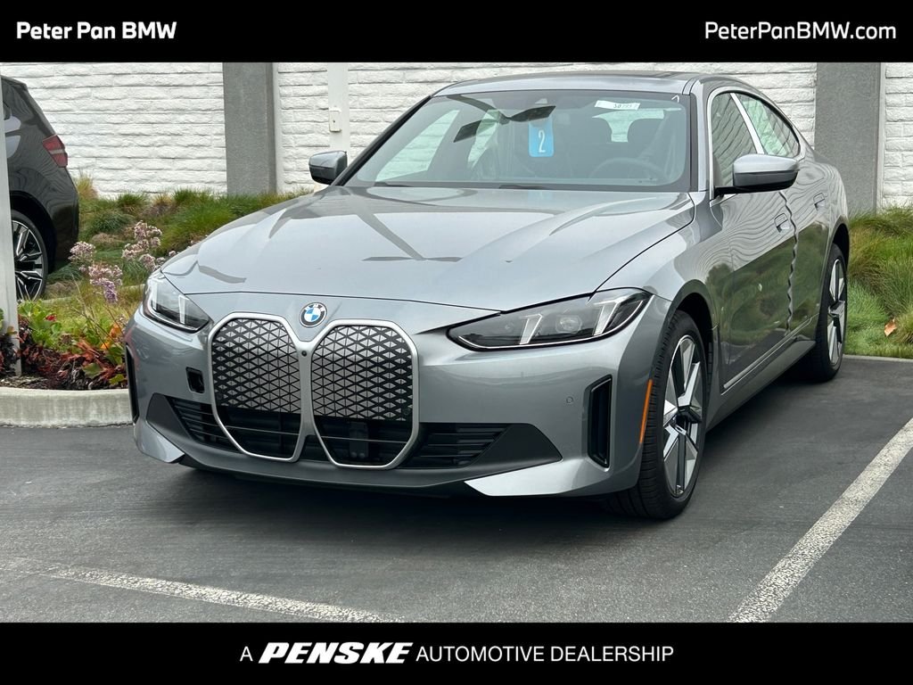 New 2026 Skyscraper Grey Metallic BMW eDrive40 image 1