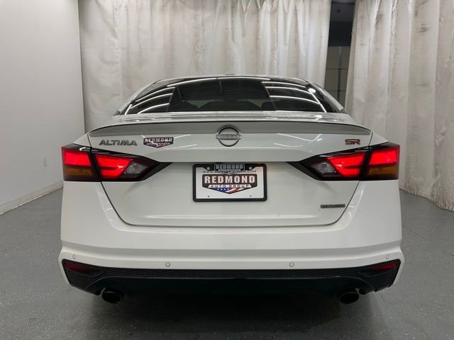 Used 2023 White Nissan 2.0 SR image 6
