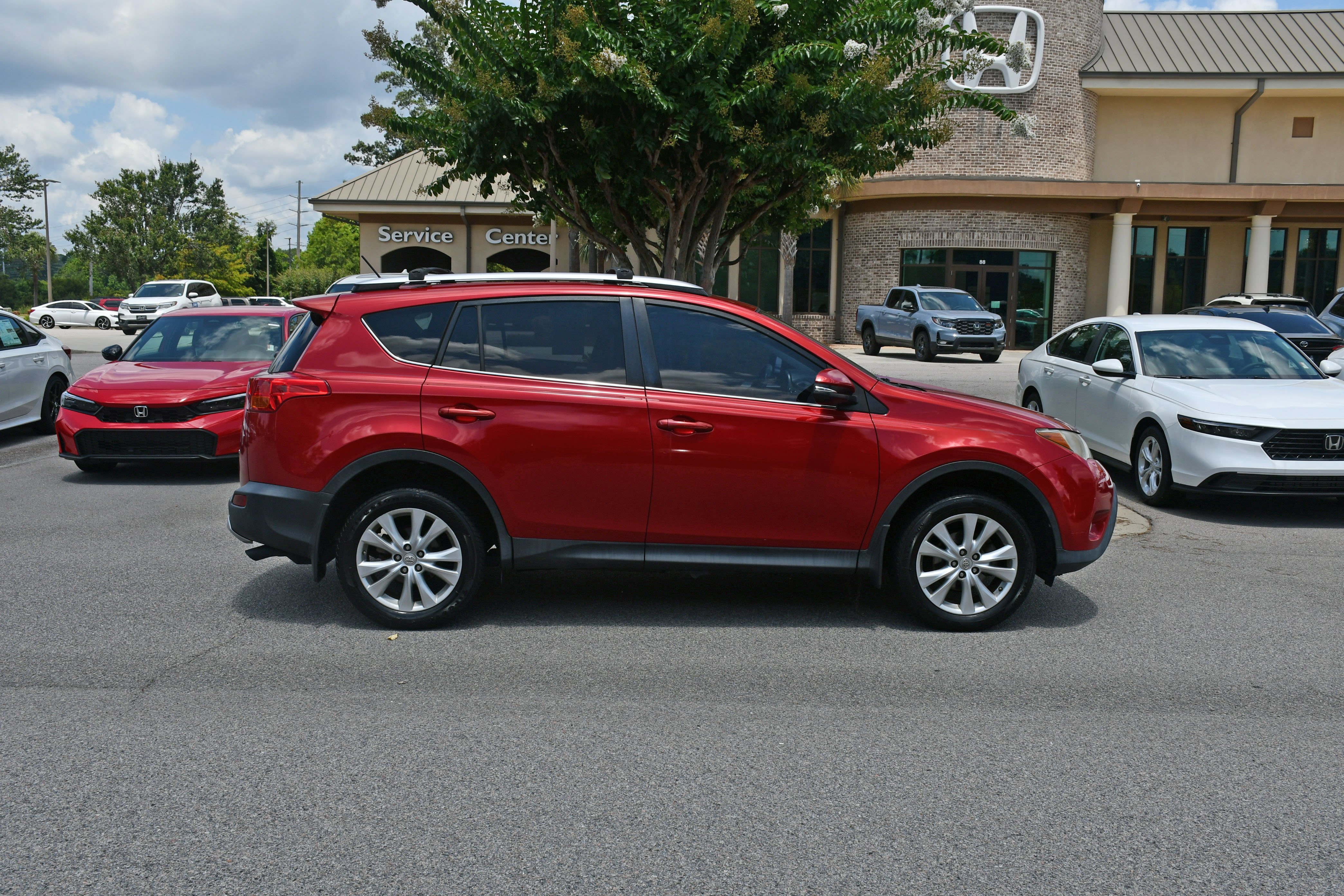 Used 2015 Red Toyota Limited image 4