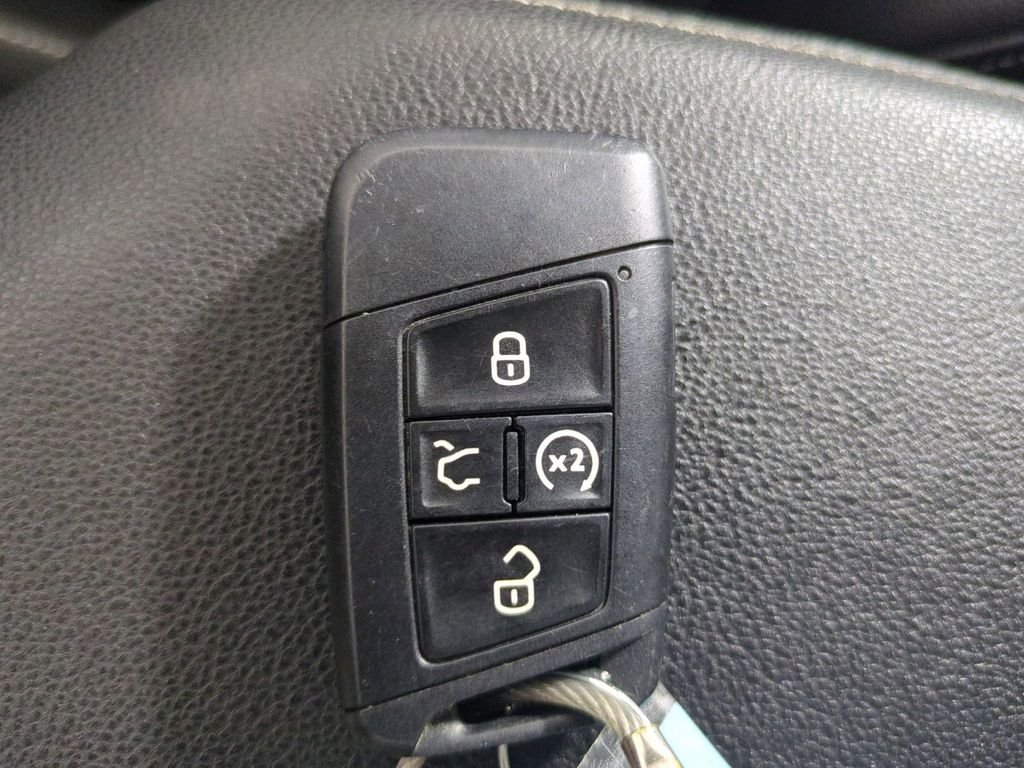 2024 Volkswagen Jetta SE - Photo 34