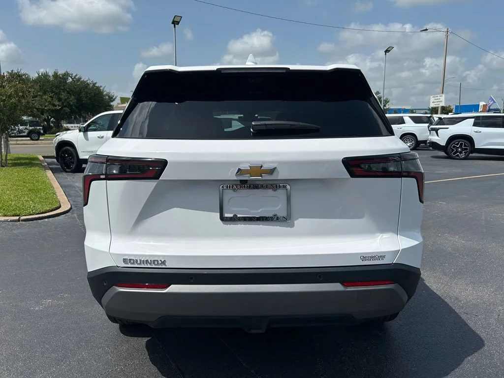 New 2027 Summit White Chevrolet LT image 7