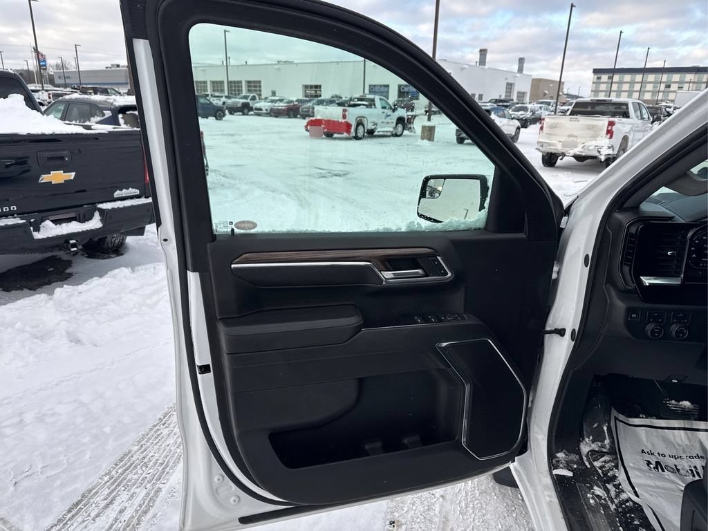 2024 Chevrolet Silverado 1500 LT - Photo 17
