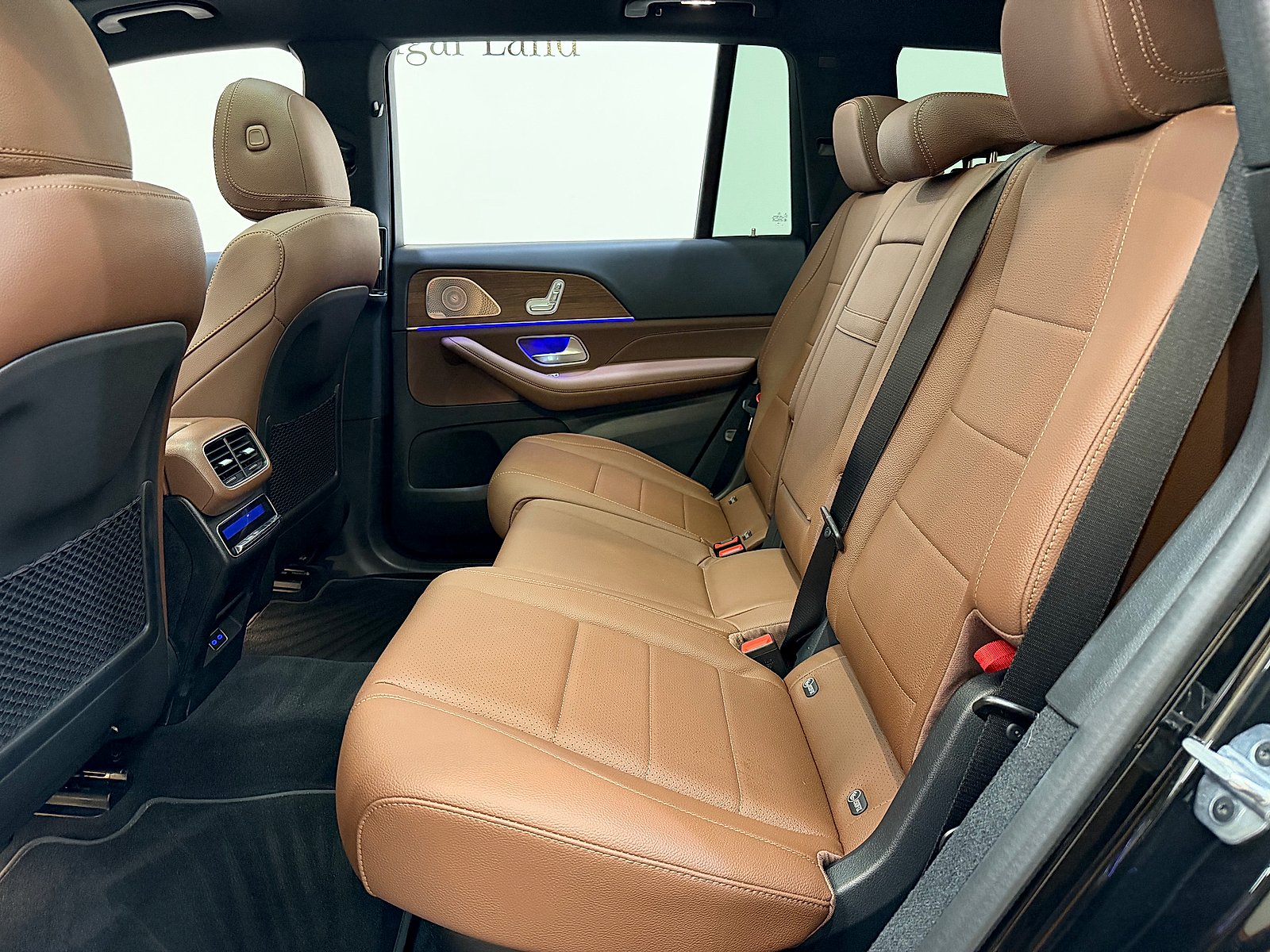 Used 2026 Obsidian Black Metallic Mercedes-Benz 4MATIC® image 15